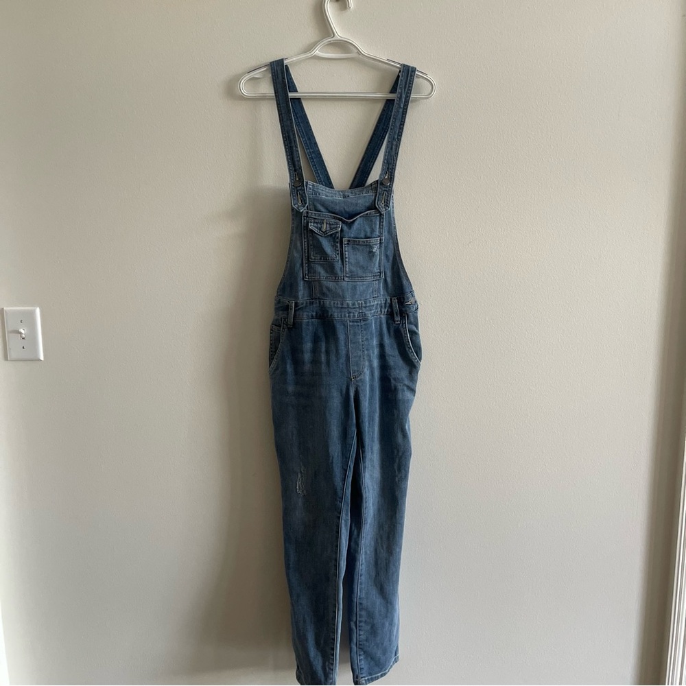 Free People size 27 medium wash overalls with pockets - Picture 3 of 8
